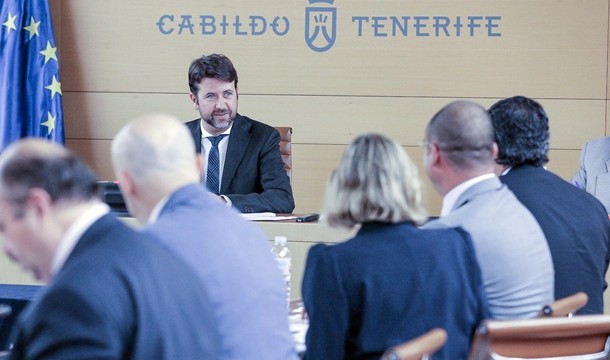 Alonso expone al Gobierno regional que el cierre del anillo insular es la "prioridad" de Tenerife en obras viarias