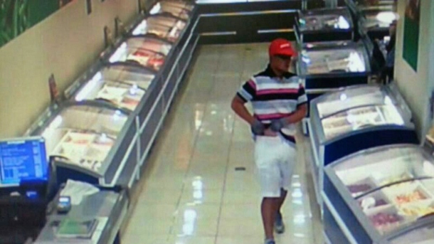 Investiga al menos 11 posibles atracos del ladrón con gafas de sol