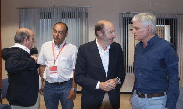La gestión del PSOE de Canarias, aprobada por 43 de 110 delegados