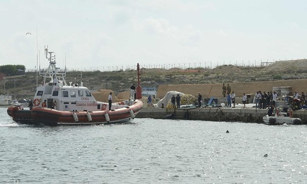 El mal tiempo obliga a suspender la búsqueda de inmigrantes en Lampedusa