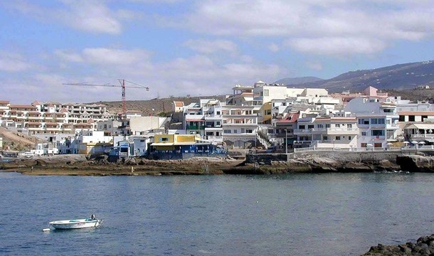 Los vecinos de La Caleta se oponen a tener un futuro puerto deportivo