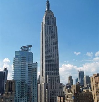 El edificio Empire State demanda a un artista por fotografiar a una modelo en topless