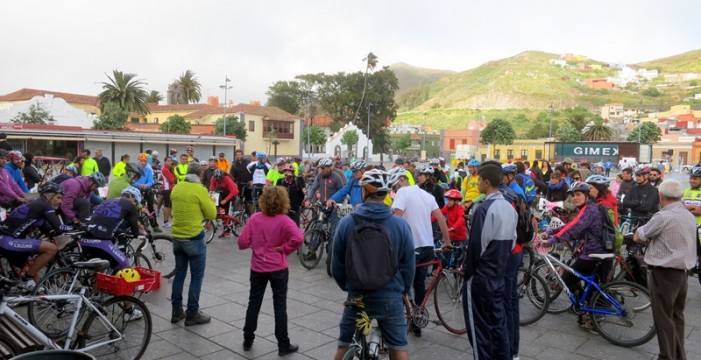 Más de cien personas reclaman más seguridad en La Laguna para los ciclistas