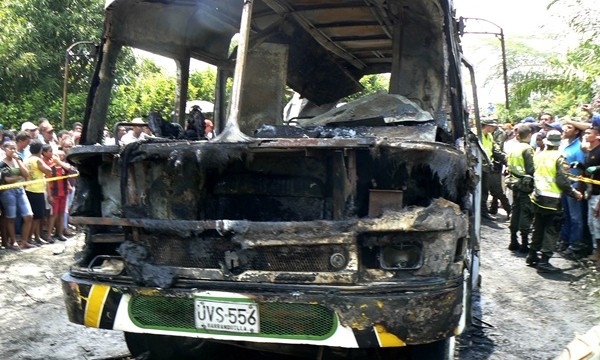 Mueren 26 niños en el incendio de un autobús en Colombia