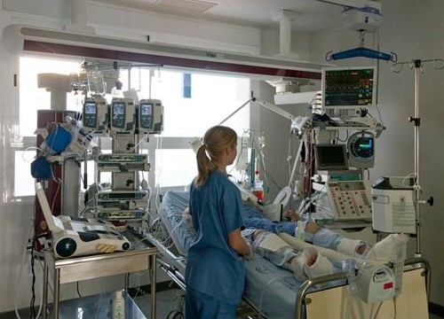 Sanidad estudia crear unidades de enfermería avanzada en Urgencias