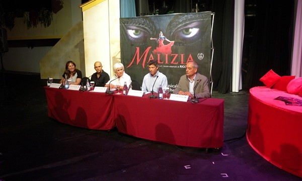 Pirámide de Arona estrena el  espectáculo musical ‘Malizia’