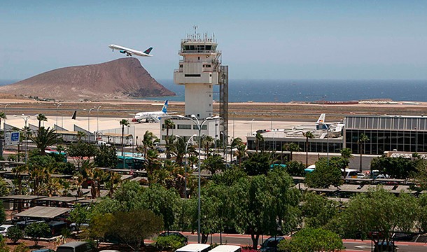 Aena gana un 3,1% más de pasajeros en febrero en los aeropuertos de Canarias