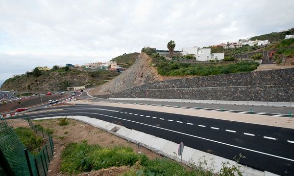 Tenerife, la isla con mayor inversión autonómica en carreteras entre 2012 y 2015