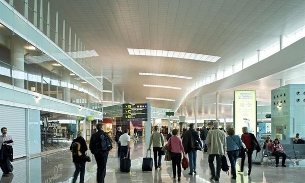 Los aeropuertos canarios prevén registrar más de 800.000 pasajeros y 6.000 movimientos en la operación salida de agosto