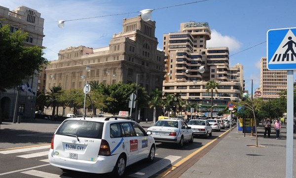 La retirada de licencias aumenta el 11% los beneficios de los taxistas