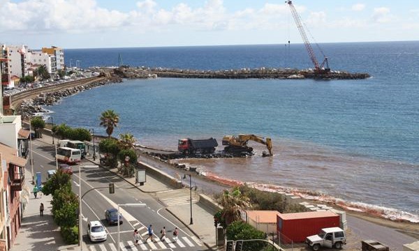 Las obras de la playa no estarán terminadas para la Bajada de la Virgen 2015