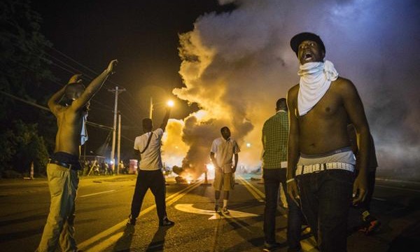 La Policía de Ferguson denuncia un "intenso tiroteo" contra agentes
