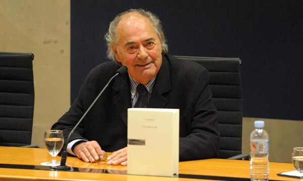 Muere el poeta y Premio Canarias de Literatura Arturo Maccanti
