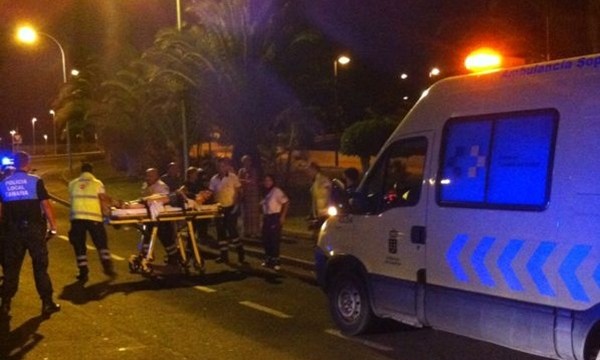Un taxi atropella a una joven inglesa en Los Cristianos