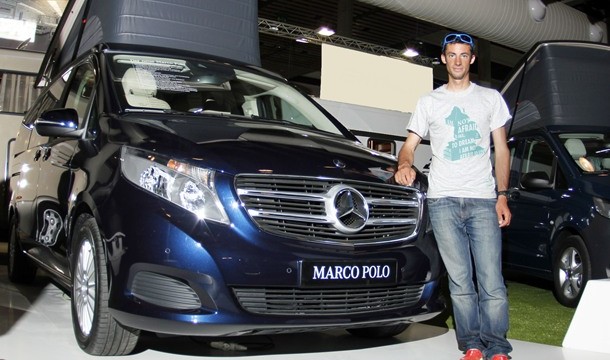 Mercedes-Benz acompaña a Kilian Jornet en sus ascensos