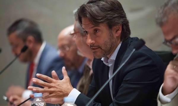 El PSOE prepara un debate entre los candidatos para el miércoles