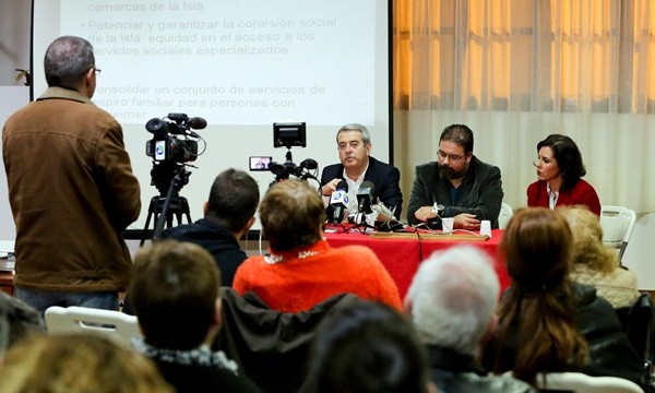 El Cabildo presenta en Los Silos el Anillo Insular de Políticas Sociales