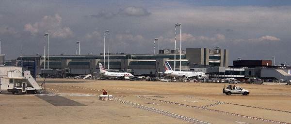 Una amenaza de bomba paraliza el aeropuerto Leonardo da Vinci cerca de Roma