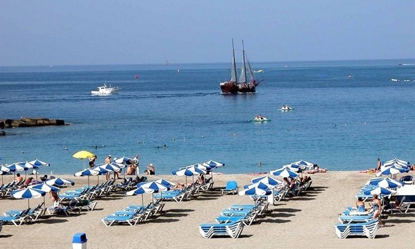 Las pernoctaciones hoteleras suben un 6,3% en Canarias en 2014 hasta casi 63,1 millones