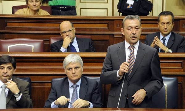 Rivero ve una "barbaridad" que el Estado no impulse obras de interés general en Canarias como recoge el REF