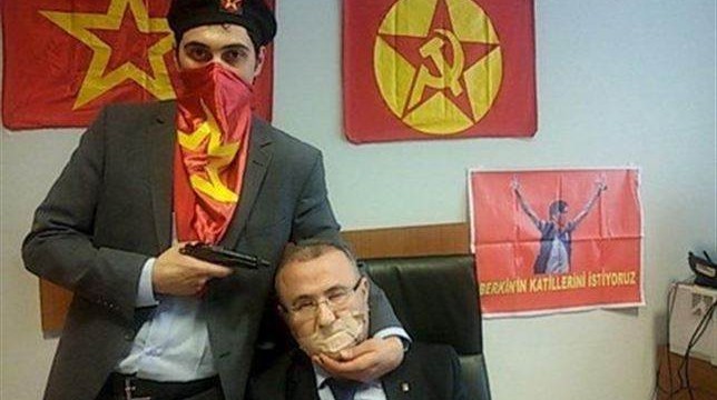 Muere un fiscal secuestrado por un grupo de extrema izquierda en Turquía