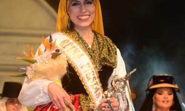 Katia Cabrera,  reina de las Fiestas de Mayo
