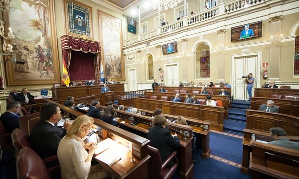 CC desactiva la enmienda del PSOE sobre las plantillas mínimas