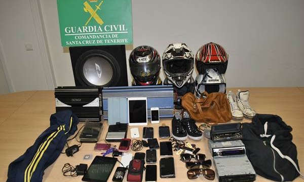 Detienen a dos jóvenes por cometer más de 50 robos en Tenerife