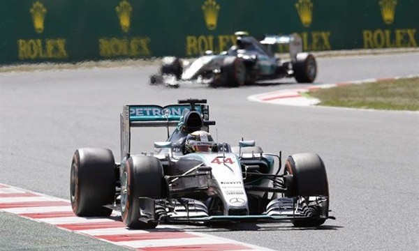 Rosberg se estrena en el Mundial en el tercer doblete de Mercedes