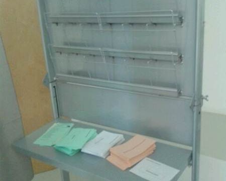 Falta de privacidad para ejercer el voto en algunos colegios electorales canarios