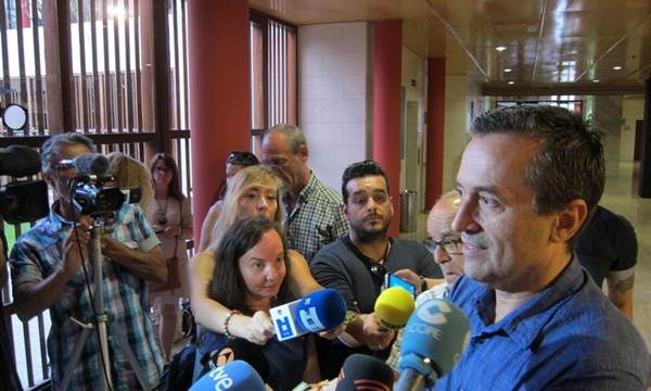 CC y PSOE dejan "aparcado" el incumplimiento de Bermúdez y garantizan "amplio apoyo" en los ayuntamientos de las islas