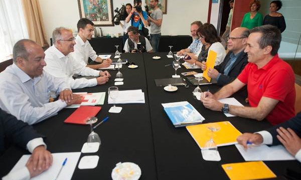 CC y PSOE se ven ya capaces de un pacto en cascada en toda Canarias