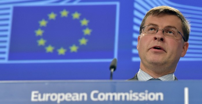 Bruselas advierte del "futuro incierto" para Grecia tras el 