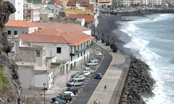 El paseo de San Blas se convierte en zona definitiva de aparcamientos