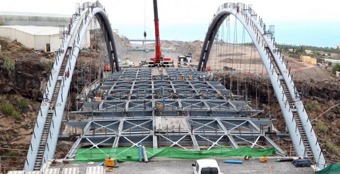 El puente de Erques estará abierto al tráfico a principios de diciembre 