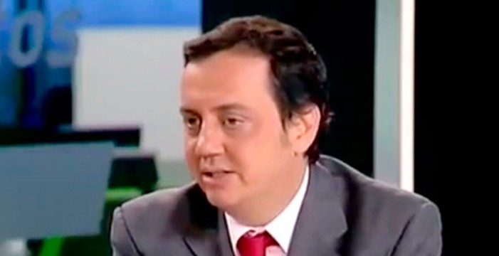 García adjudicó contratos por 19 millones al productor Santi Falcón