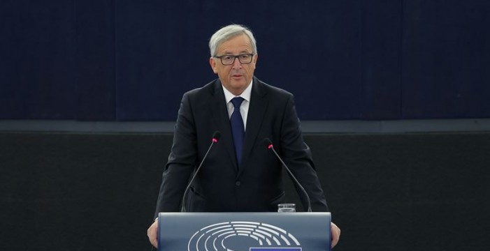 Juncker insta a "todos" los Estados miembros a participar en la acogida de 120.000 refugiados