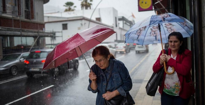 El Gobierno amplía la alerta por lluvias a toda Canarias