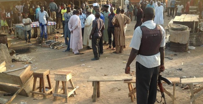 Al menos 32 muertos y 80 heridos por una explosión en un mercado del norte de Nigeria