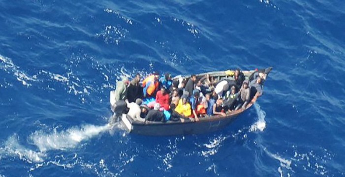Salvamento suspende búsqueda de desaparecidos de la patera que naufragó en el Atlántico