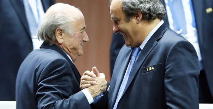 La FIFA inhabilita a Blatter y Platini durante ocho años