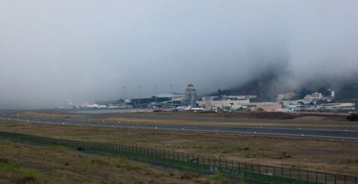 La niebla provoca dos cancelaciones y nueve desvíos en el Aeropuerto Tenerife Norte