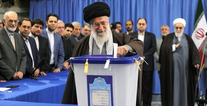 Jamenei destaca la alta participación en las elecciones legislativas y a la Asamblea de Expertos en Irán