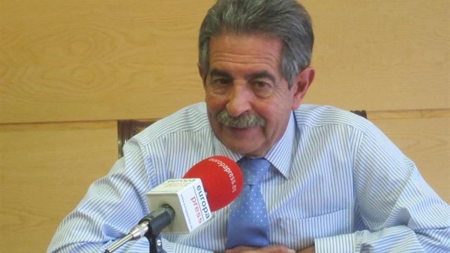 Revilla cree que el acuerdo PSOE-C